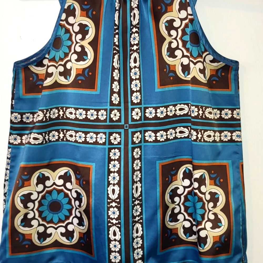 Ladies top - Picture 3 of 4